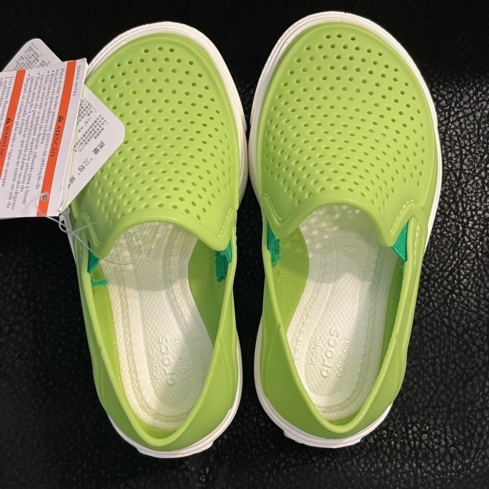 𝅺crocs Slip-On Sneakers for Kids Toddler Size 08. - Picture 4 of 15